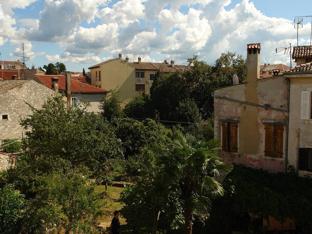 Guest House Marta Ровинь Экстерьер фото